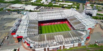 Fernandes Inspires Manchester United to Victory in Dramatic Clash with Sheffield United